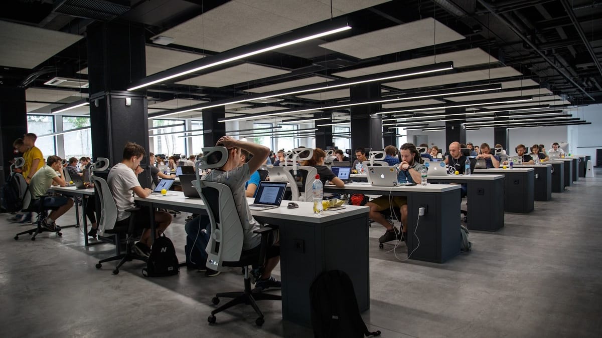 大模型能否替代 ERP？AI + 企业系统的未来
