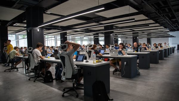 大模型能否替代 ERP？AI + 企业系统的未来